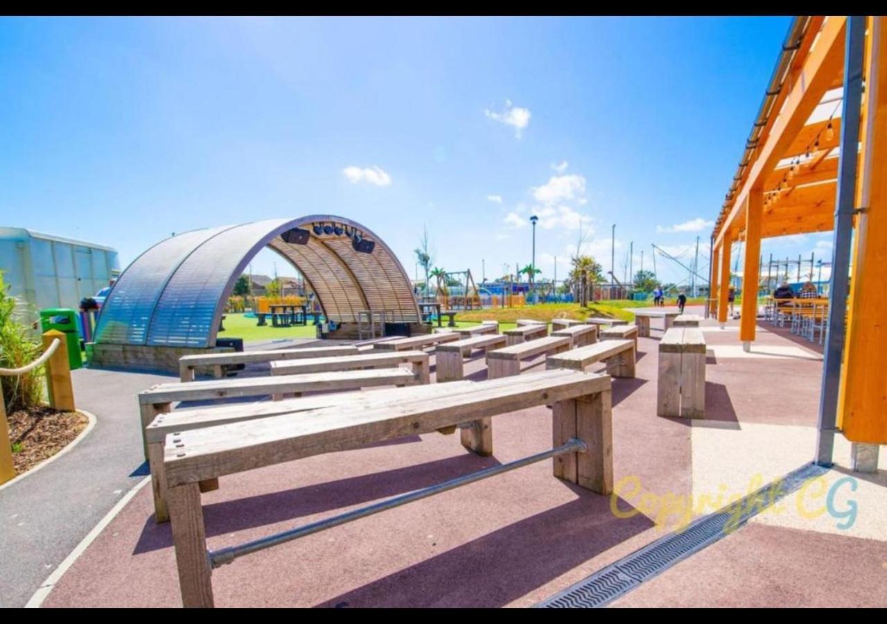Mp768 - Camber Sands Holiday Park - Huge Lodge - Small Dog Friendly - Sleeps 8 외부 사진