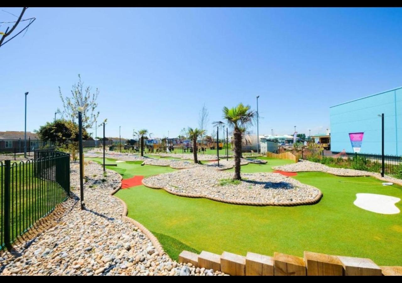 Mp768 - Camber Sands Holiday Park - Huge Lodge - Small Dog Friendly - Sleeps 8 외부 사진
